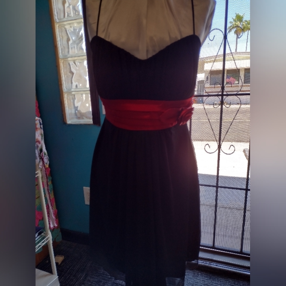 Miss's mini dress w/red sash detail